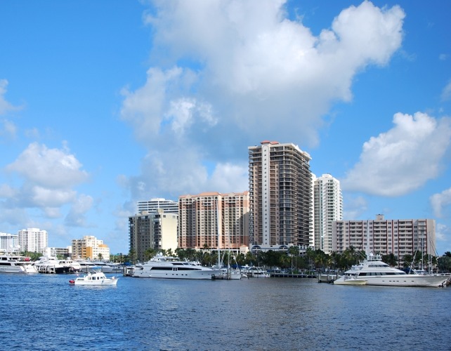 yacht charter Fort Lauderdale beach