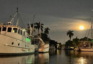 full moon yacht rental fort lauderdale