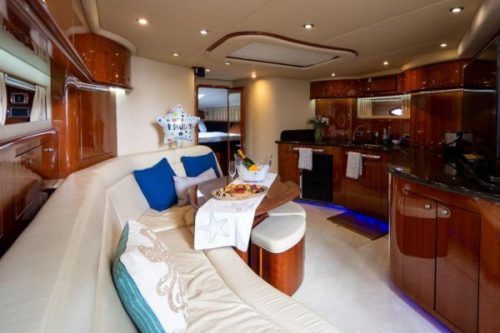 Brown-Eyed-Girl-Romantic-Interior